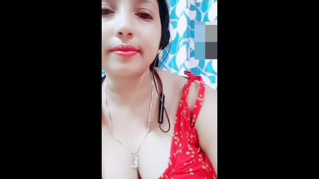 Beautiful Indian Boudi Shows Off Big Boobs and Pussy on Hotel Balcony