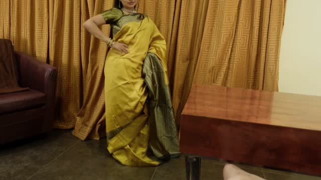 Indian Tamil Wife Dances Shakes Big Ass at Home During Video Call