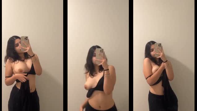 Desi Girl Shows Off Her Big Boobs on Live Video Call