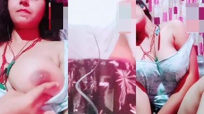 Bengali Babe Show Big Boobs Teasing For Boyfreind On Video Call