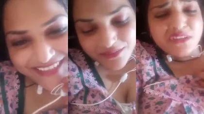 Ahi Bhabi Feeling Horny