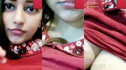 Desi Sexy Chamet Model Showing Her Big Melon To Her Viewers