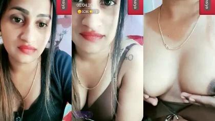 Indian Cute Chamet Girl Showing