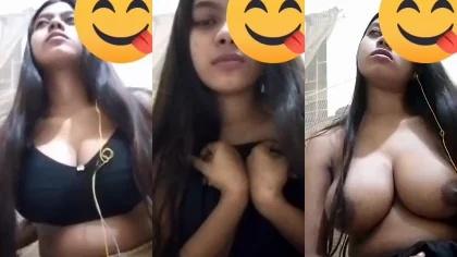 Beautiful Sexy Gf Showing Hot Boobs Pussy Teasing