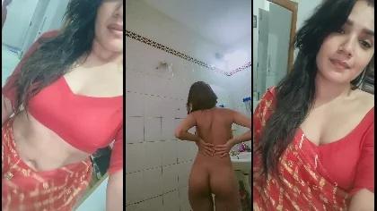 Desi Sexy Bhabhi Stripping Her Saree For Her Lover