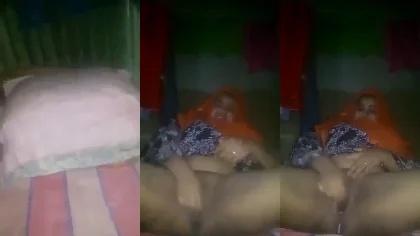 Desi Hijabi Sulty Horny Bhabhi Masturbating With Bengan Ans Cumming