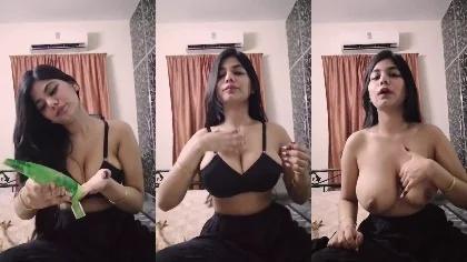 Super Sexy Big Boobs Girl Take Off Bra And Showing