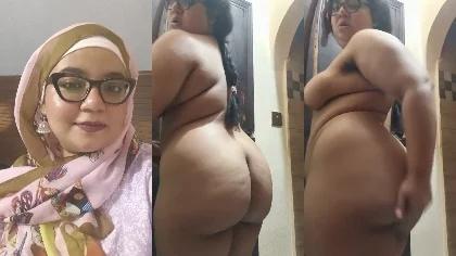 Paki Randi Sidra Showing Hot Boobs And Sexy Big Ass Spread
