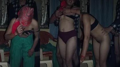 Biwi Ke Jane K Bad Apni Saali Ko Raat Me Bulake Pehli Baar Gaand Maari