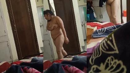Beautiful Sexy Figure Bhabi Captured By Lover